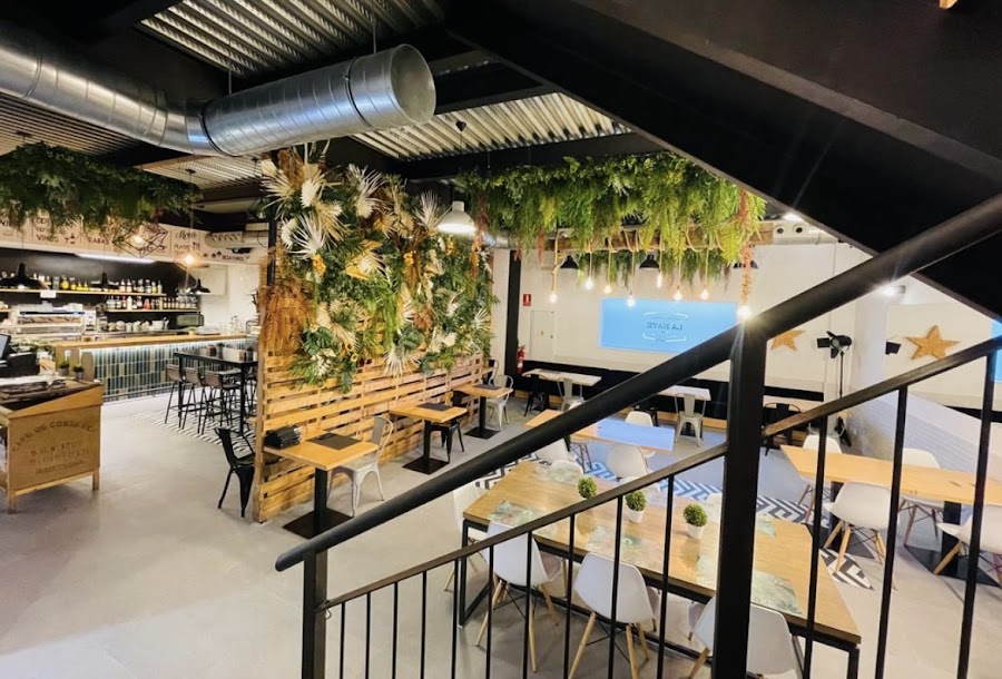 La Nave Bar & Restaurante