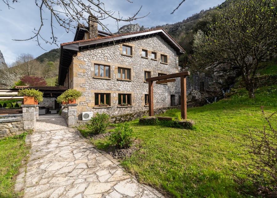 Logis Hotel - Restaurante La Casa de Juansabeli