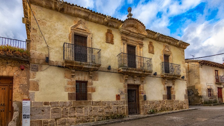 Palacio de los Serrano