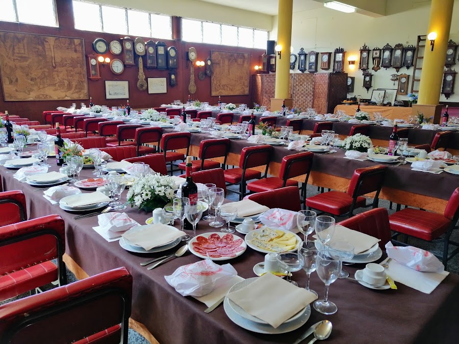 Restaurante Marisol, el de los Relojes antiguos.