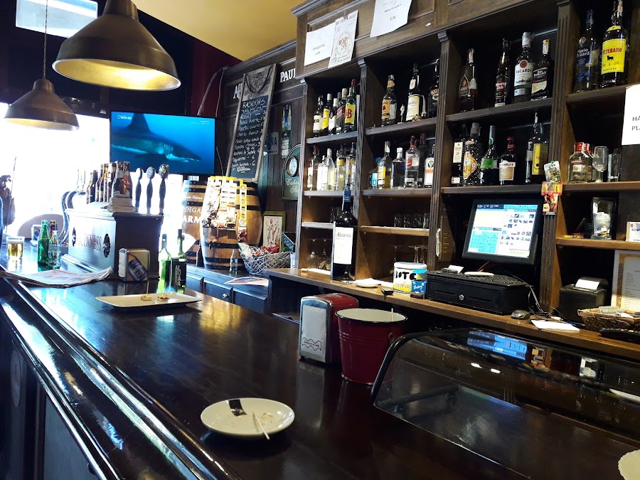 Taberna El Paloma Food & Drink
